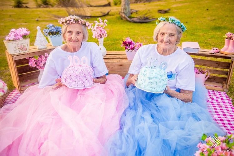 Эти позитивные старушки-близняшки вдохновят каждого. Им 100 лет!